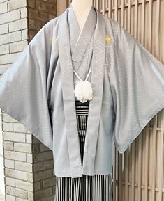 スモークアクア（YP06）：やわらかな水色に、ほんのりグレーを重ねた洗練の一色。澄んだ透明感と落ち着きを併せ持ち、現代的で上品な印象を演出します。軽やかでありながら深みも感じさせる、今の空気を纏うニュアンスカラーです。