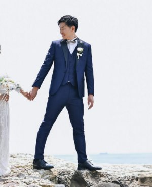 ネイビー（NB12）：テーラーデザインのタキシード、シンプルな色使いの中に高級感を入り込んだ人気のタキシード